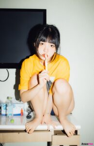 Jeong-Jenny-Jenny-is-cute-Moon-Night