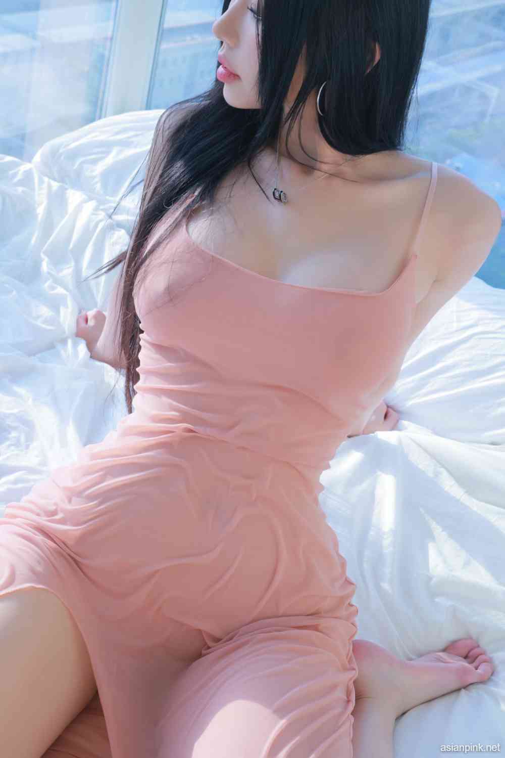 Dongeuran (동그란) – Seethrough Slip