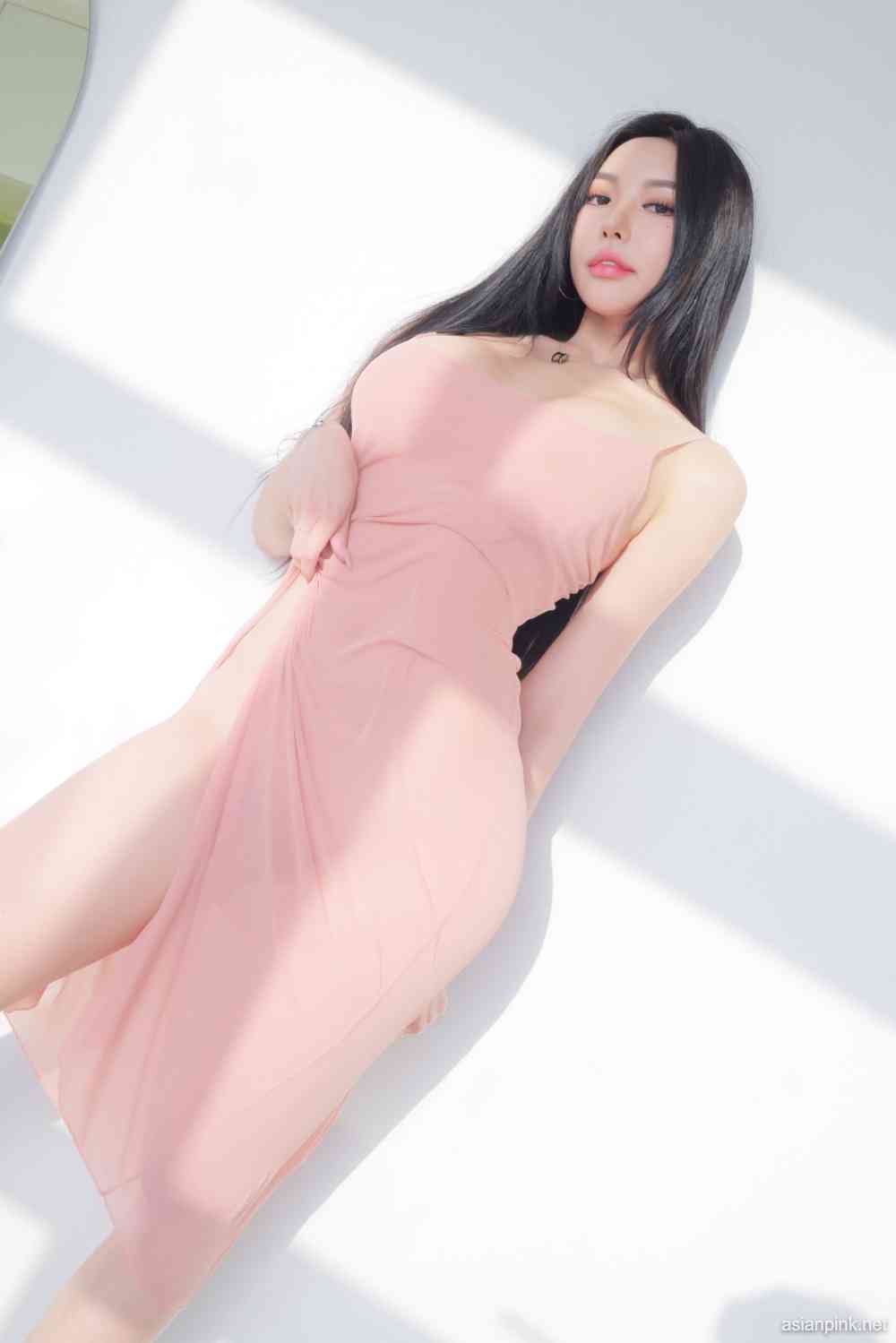 Dongeuran (동그란) – Seethrough Slip