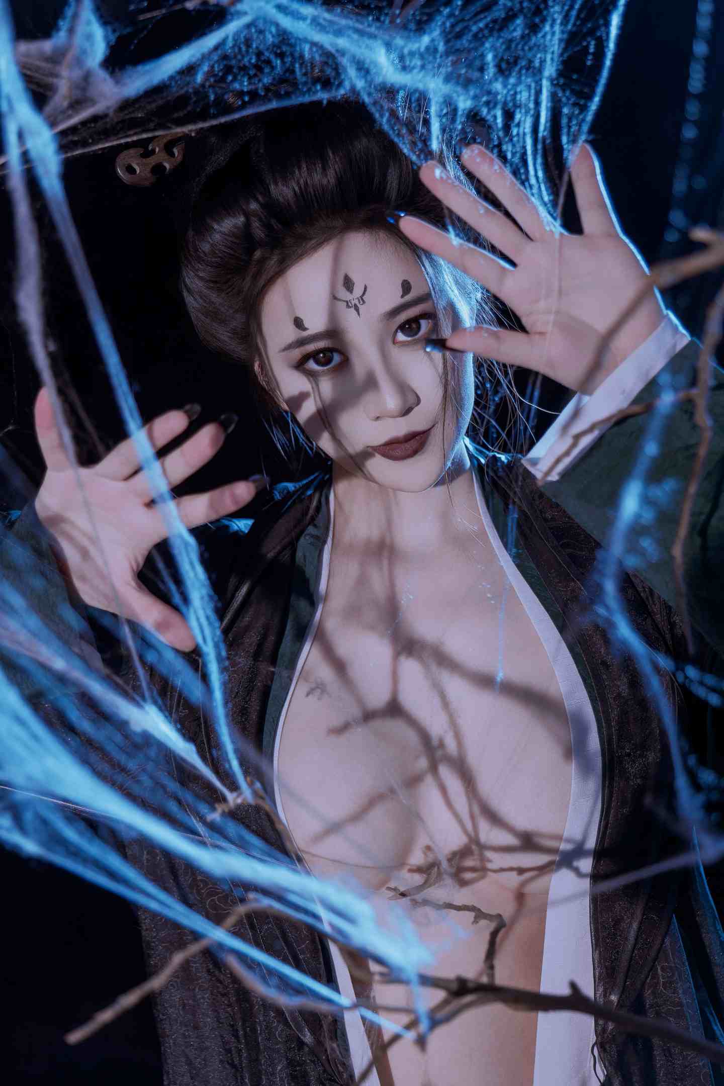 Cosplay Fourth sister Coser@年年Nnian