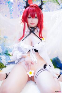 Arty Huang (Arty亚缇) cosplay Surtr - Arknights