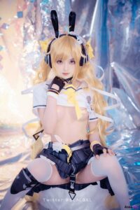 Blacqkl (白莉爱吃巧克力) cosplay Angela - King of Glory