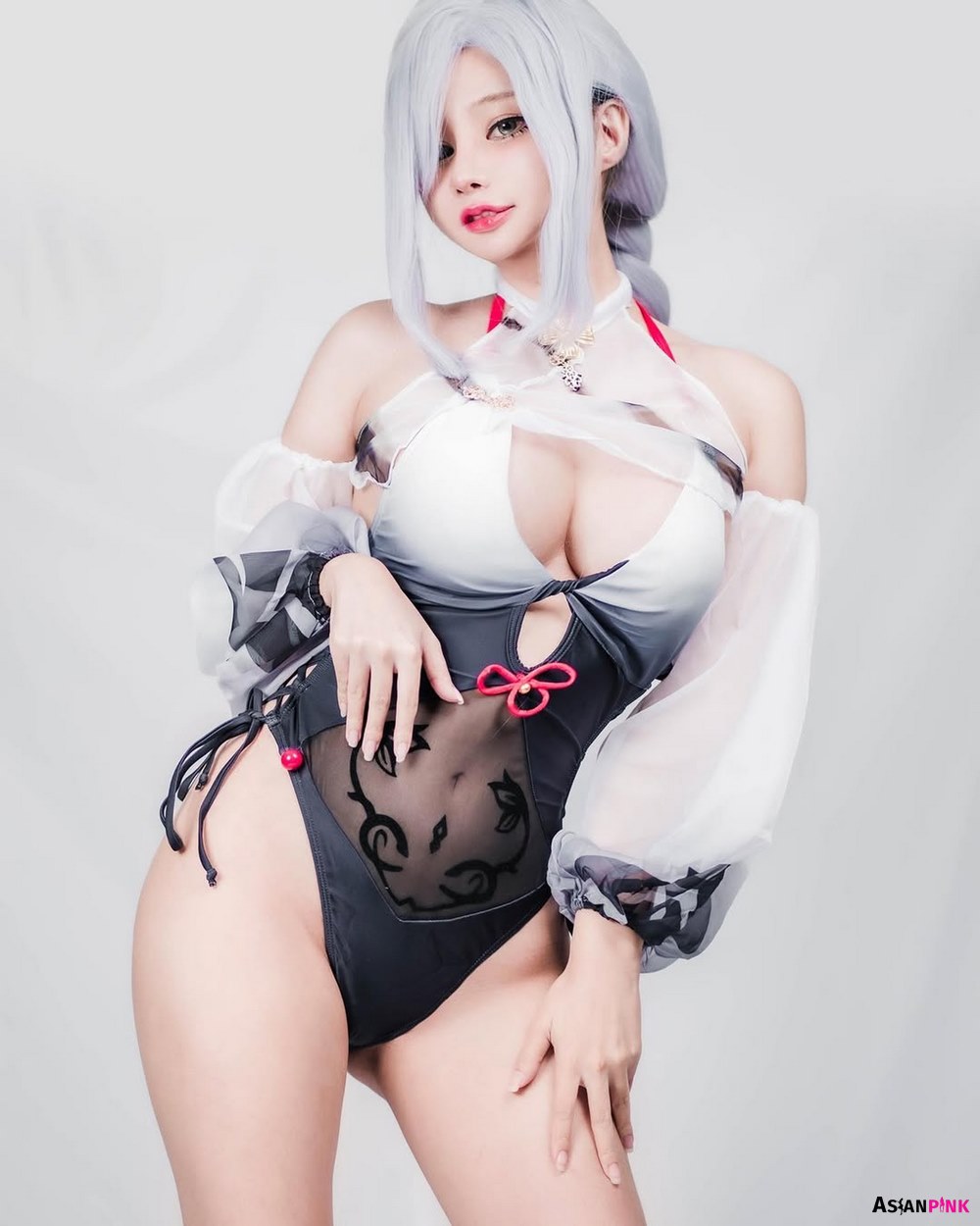 Meenfox Cosplay – Shenhe and Mirror Maiden from Genshin Impact