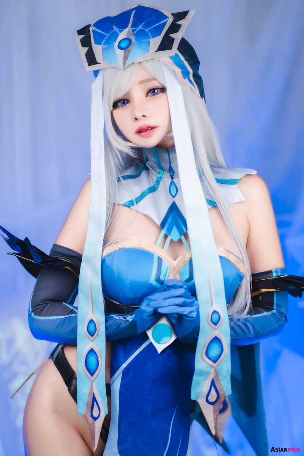 Meenfox Cosplay – Shenhe and Mirror Maiden from Genshin Impact