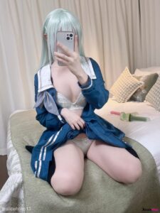Unknown Cosplayer cosplay Wakaba Mutsumi - BanG Dream!